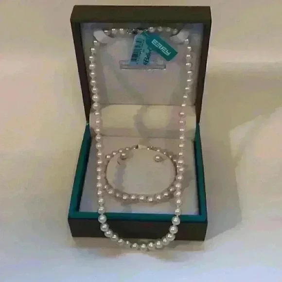 Effy Authentic New 3 Piece Pearl Set - Picture 2 of 16